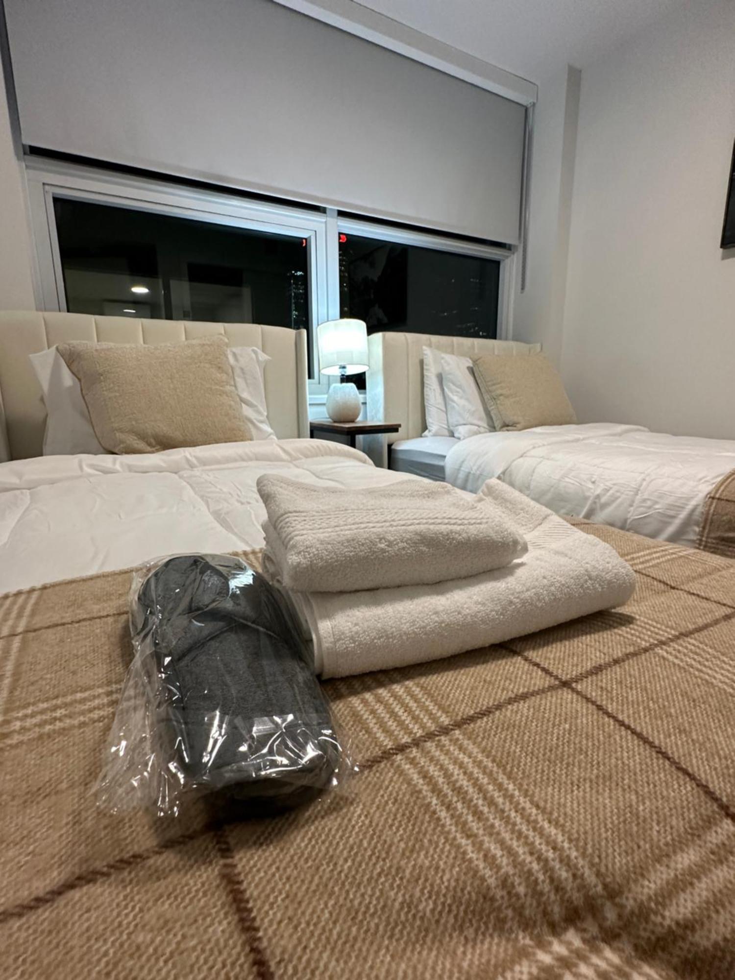 Downtown Center Silverstone Tower I And II Long-Term Booking Only Your Second Home In Vancouver Bagian luar foto